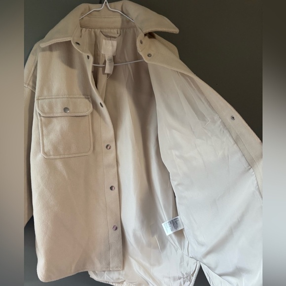 H&M size small Women's Cream felted Jacket, button up, oversized, soft - Picture 4 of 7